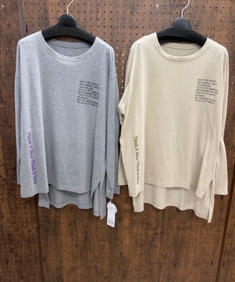 C’EST MOIJEU セモアージュ　アシメロゴプリント ゆるシルエットロングTシャツ