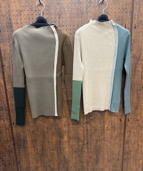 Pauline Bleu ポリーヌブロー アシンメトリー配色 ボタンデザインリブニット