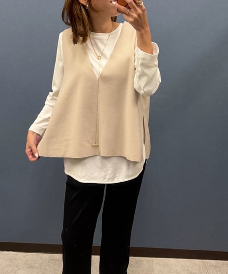 Dignite collier ディニテコリエ バックボタン Vネックベスト