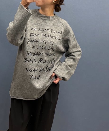 Pauline Bleu ポリーヌブロー 手書き風ロゴプリント プルオーバーニット