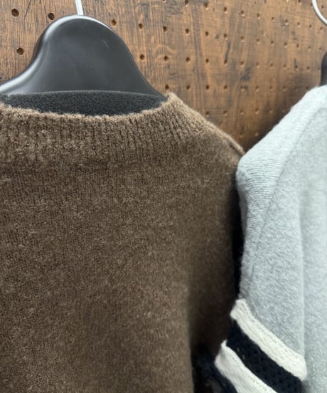 Dignite collier ディニテコリエ　シャギーボリュームスリーブ切替デザインニット