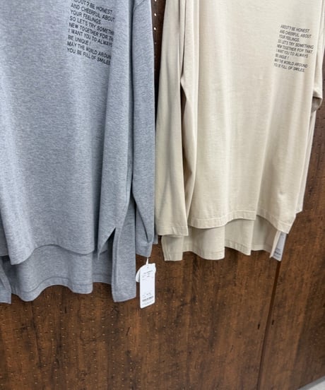 C’EST MOIJEU セモアージュ　アシメロゴプリント ゆるシルエットロングTシャツ