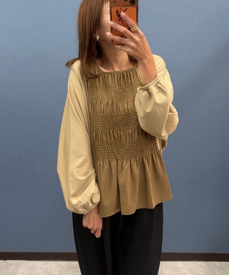 Uncarnet アンカルネ シャーリングデザイン ペプラムプルオーバー