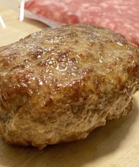 😍普段は高級ラムミンチ🐑500グラム🐶😃🎉ラム肉バーグでお楽しみください🐶👩🌸ワン達にはこの香りがたまらないみたいです🐶💕ご馳走ごはん🥩