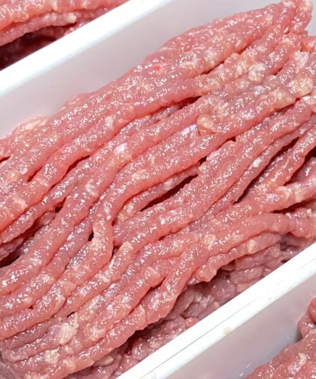 🥩猪肉みんち100gパック🐗おひとつからお求め頂けます🐶😃100g小分けパックされてるのでお使いになる分だけをさっと流水解凍できて無駄にならずにとても重宝する予感🌸楽しみッ🐶👩🎉