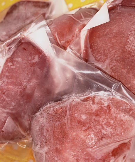 100%生捕り猪レバー🐗小分けパック500g👑ウルトラ級の貴重な肝臓です😋🐶とっても珍しいものをと思い出品致します🌟🌟ポイポチでどうぞ㊗️