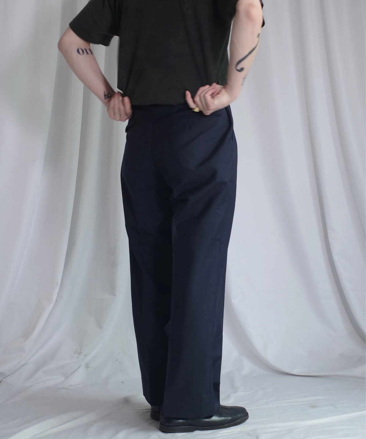 Tiny” Burberrys Summer Material Slacks -6 | DA