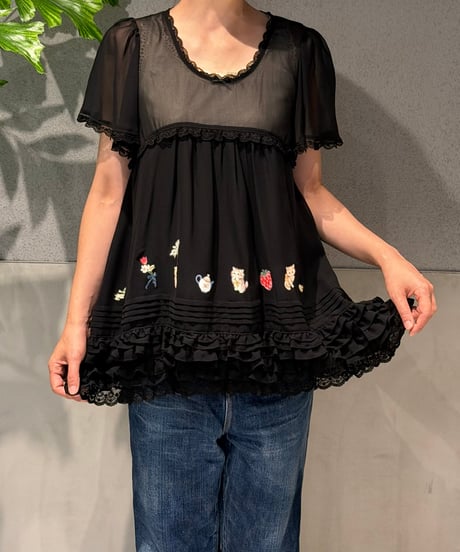 【現物・3L】ペタペタデコレーションブラウス