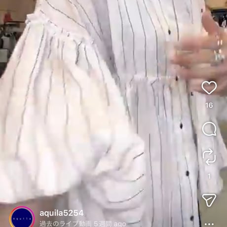 ピンストライプボリュームスリーブシャツ