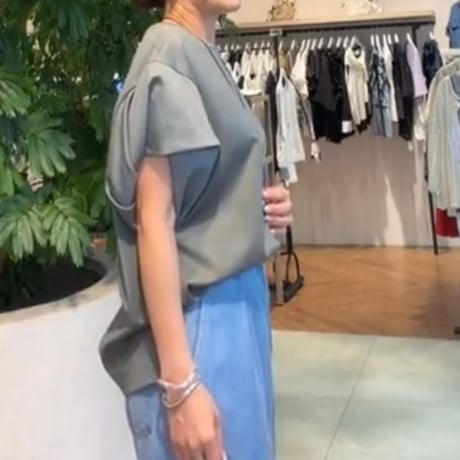 異素材ねじりスリーブプルオーバー