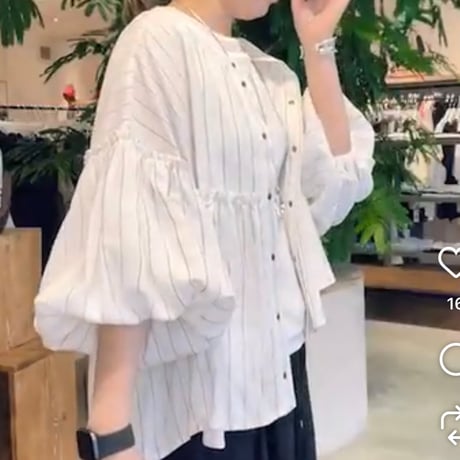 ピンストライプボリュームスリーブシャツ