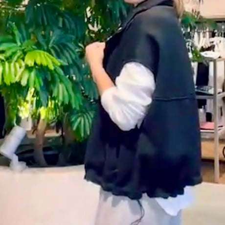 ハイネックベスト