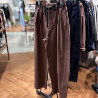 カーブデニムパンツ