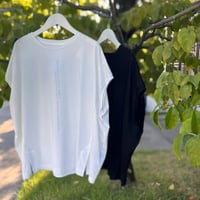 裾テープ付きTシャツ