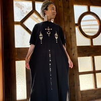 トライバル刺繍のワンピース　-アップサイクル古着--