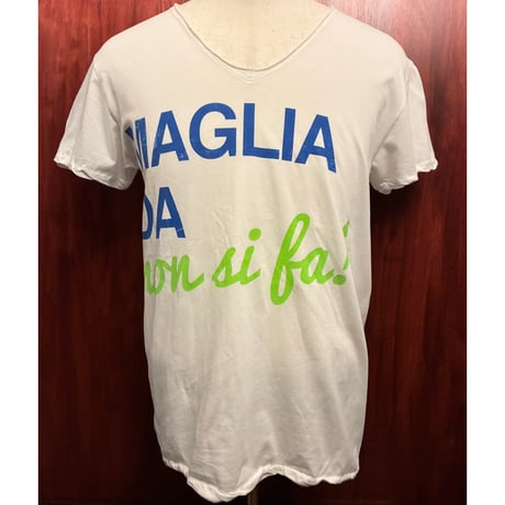 MADE IN ITALY製 MAGLIA 「MAGLIA DA non si fa!」 プリント入り VネックTシャツ ホワイト Sサイズ