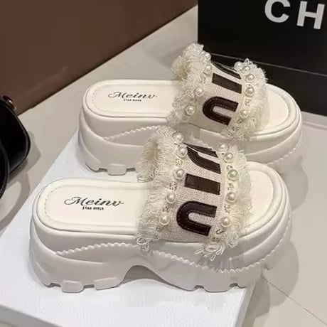 フリンジパールロゴサンダル 2色展開
