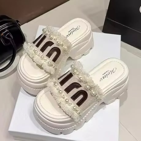 フリンジパールロゴサンダル 2色展開