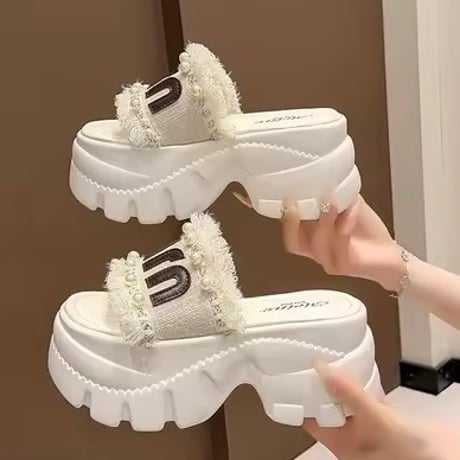フリンジパールロゴサンダル 2色展開