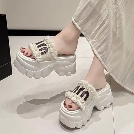フリンジパールロゴサンダル 2色展開