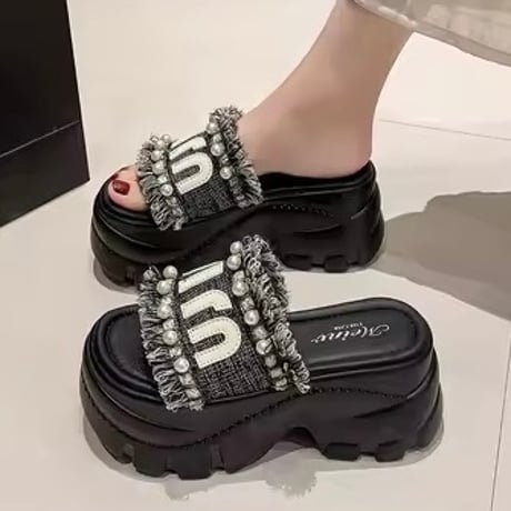 フリンジパールロゴサンダル 2色展開