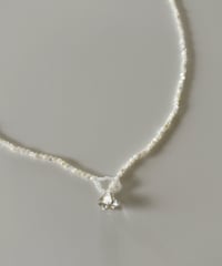 Hitotsubu Necklace 白蝶貝とチェコビーズ