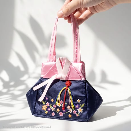 チマチョゴリ刺繍バッグ（全２色）