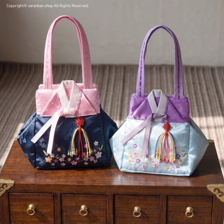 チマチョゴリ刺繍バッグ（全２色）