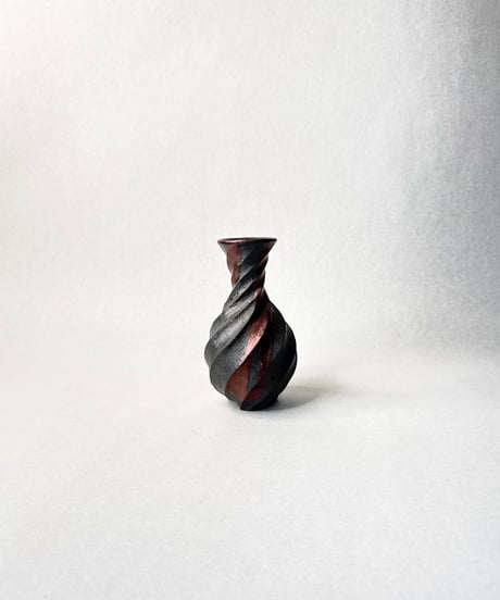 Spiral 紫色ラスター彩流し掛け 花器(一輪挿し)