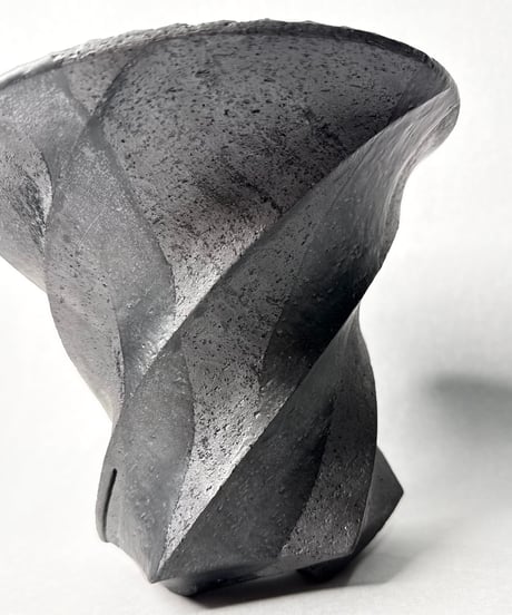 Spiral 黒釉流し掛け upper spread