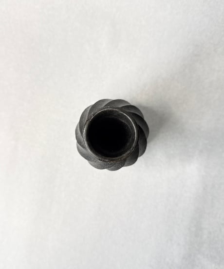 Spiral 黒釉流し掛け 花器(一輪挿し)
