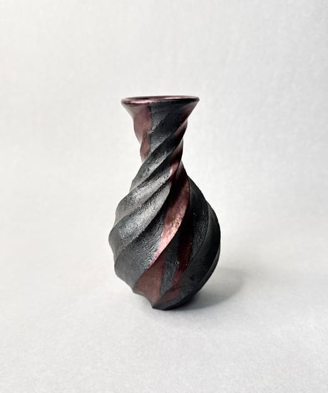 Spiral 紫色ラスター彩流し掛け 花器(一輪挿し)