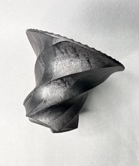 Spiral 黒釉流し掛け upper spread