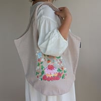 ふわり寄り添うマルシェバッグ　ベージュ「おんなのこ物語ストロベリーケーキ」　受注生産 ※送料無料