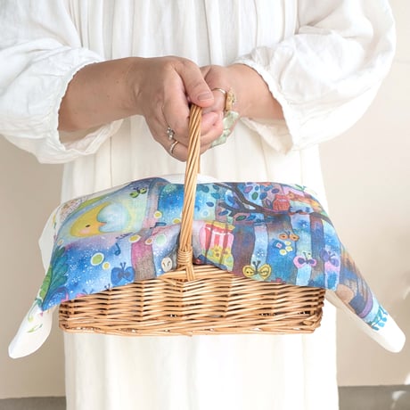 物語を包むリネンのハンカチーフ「星空のカーニバル」