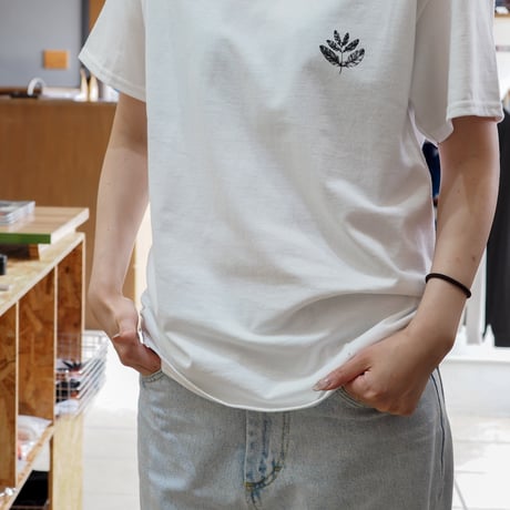 MAGENTA   FEATHER TEE - White