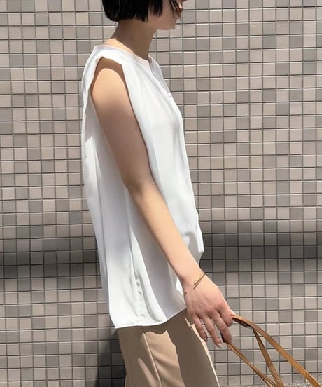 Anna Kerry　アンナケリー　デシンショルダータックブラウス　85252701