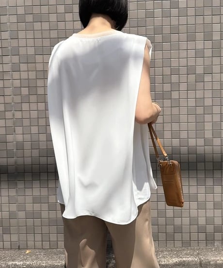 Anna Kerry　アンナケリー　デシンショルダータックブラウス　85252701