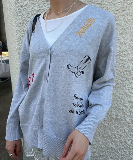 ROSIEE　ロージー　レタリング刺繡カーディガン/R851245