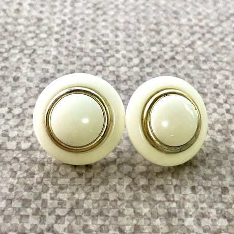 Vintage White × Gold pierce【01618】