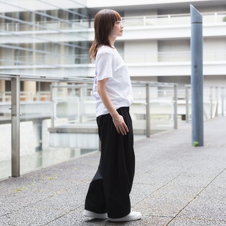 ジュウリョクピエロ　オークス勝利記念グッズ グラフィカルTシャツBパターン（白/White）