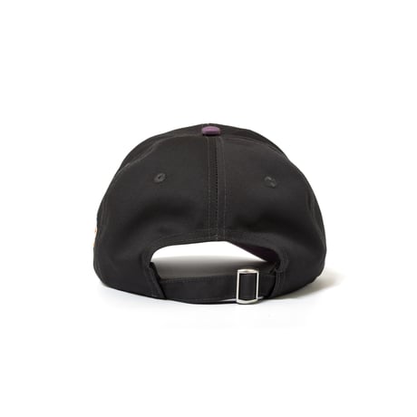 ジュウリョクピエロ　オークス勝利記念グッズ グラフィカルCAP(黒 x パープル/Black x Purple）