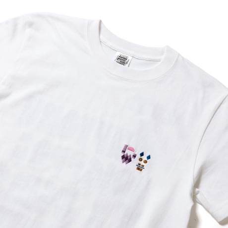 ジュウリョクピエロ　オークス勝利記念グッズ グラフィカルTシャツBパターン（白/White）