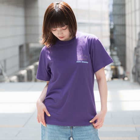 ジュウリョクピエロ　オークス勝利記念グッズ グラフィカルTシャツAパターン（紫/Purple）