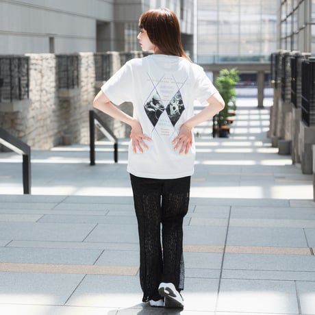 ジュウリョクピエロ　オークス勝利記念グッズ グラフィカルTシャツAパターン（白/White）