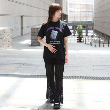 ジュウリョクピエロ　オークス勝利記念グッズ グラフィカルTシャツCパターン（黒/Black）