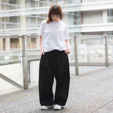 ジュウリョクピエロ　オークス勝利記念グッズ グラフィカルTシャツBパターン（白/White）