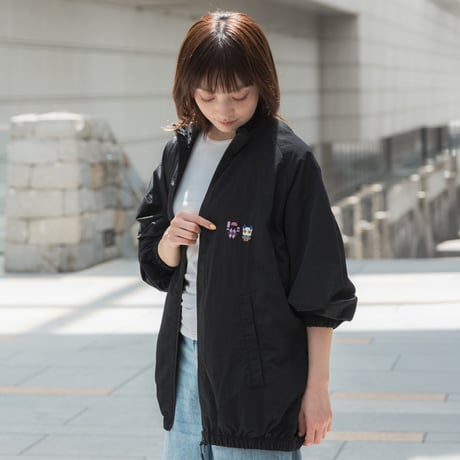 ジュウリョクピエロ　オークス勝利記念グッズ グラフィカルブルゾン（黒/Black）