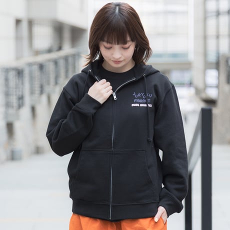ジュウリョクピエロ　オークス勝利記念グッズ グラフィカルパーカー（黒/Black）