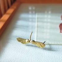 K様ご注文作品．もみじの種のピアス